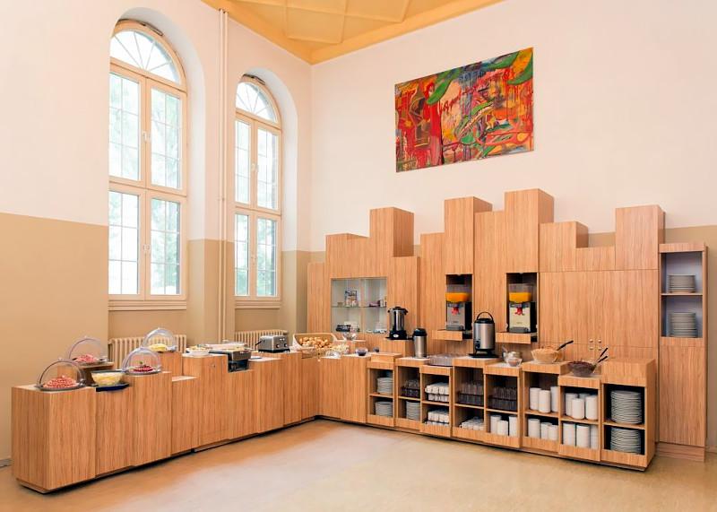 Three Little Pigs Hostel